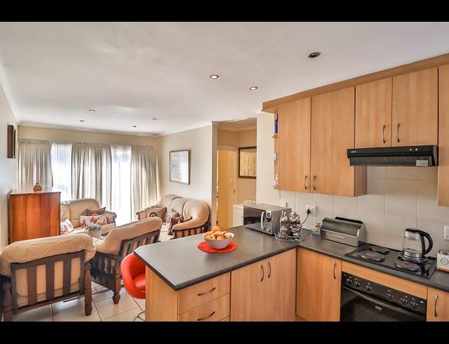 2 BEDROOM TOWNHOUSE RENTED IN WALMER HEIGHTS